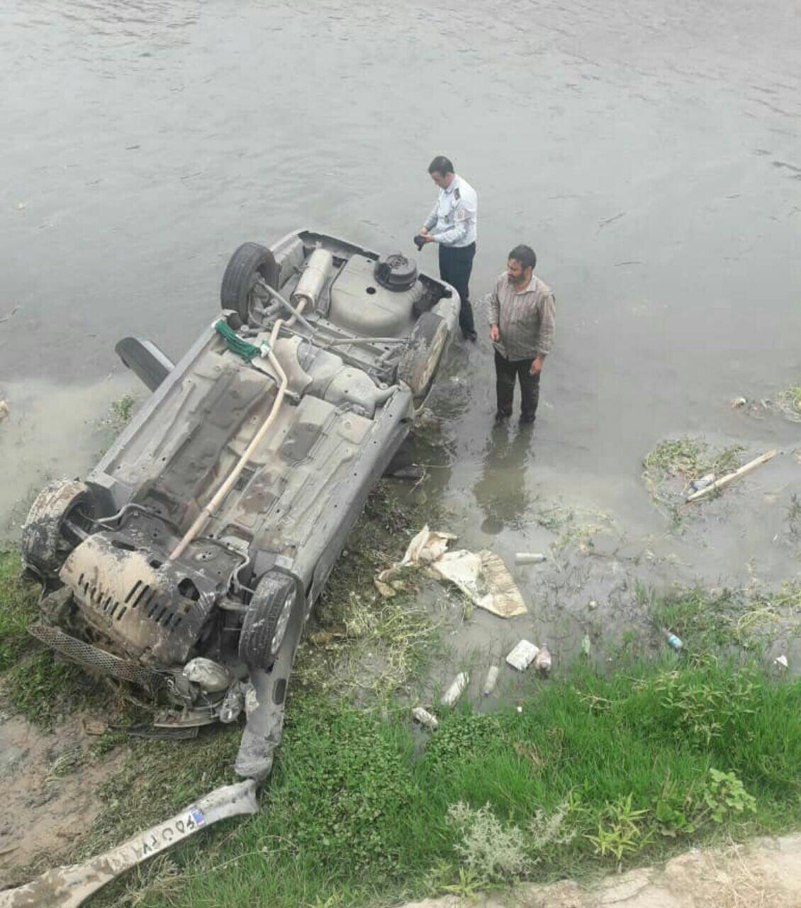 سقوط خودرو پژو در گِلال خرم‌آباد یک مصدوم بر جا گذاشت