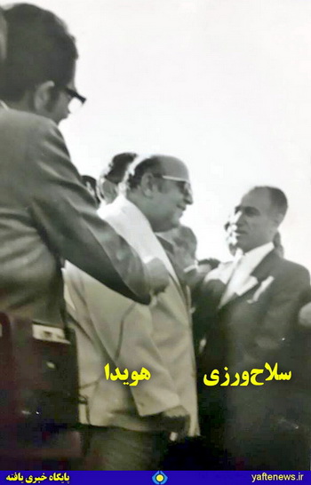 شهروند خرم‌آبادي يقه‌ي نخست‌وزير را در فرودگاه گرفت! + عكس