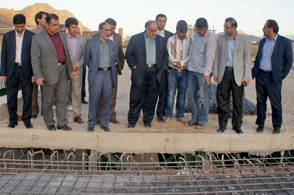 استاندار لرستان از روند ساخت پروژه پل 9 دی خرم‌آباد ديدن كرد