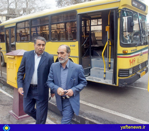 مهرابي شهردار خرم‌آباد با اتوبوس به محل كار خود رفت - يافته